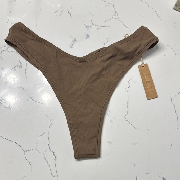 SKIMS Other - NWT SKIMS Brown Thong 3X